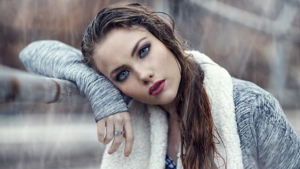 6 منتجات تجميل مقاومة للطقس البارد والماطر 6 منتجات تجميل مقاومة للطقس البارد والماطر