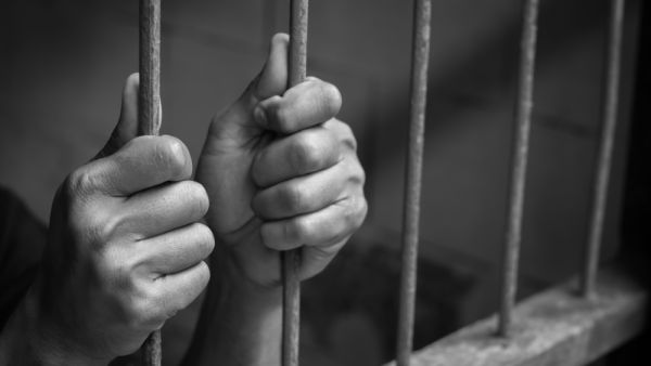 Bahrainis want to immediately release political prisoners