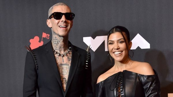 كورتني كارداشيان وترافيس باركر