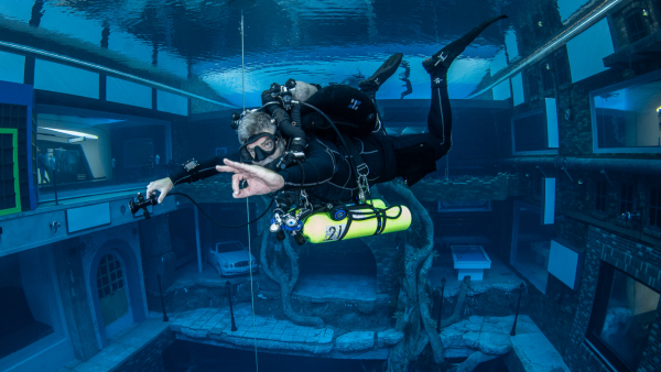 Deep Dive Dubai