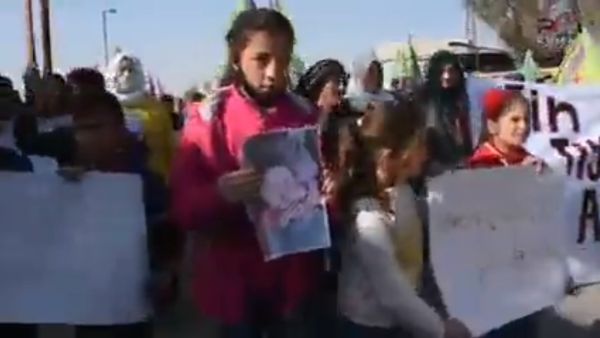 المظاهرة خرجت في قرية كفرنايا بريف مدينة حلب الشمالي