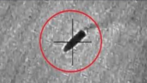 تدمير زورق "مفخخ" للحوثيين