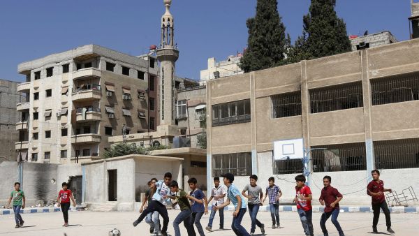 ميسي الذي خنق الفرق الشعبية.. وفتح بابا للتطرف