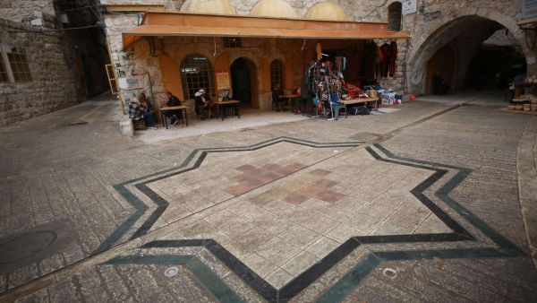 مقهى بدران في فلسطين.. ملتقى يخنقه الاستيطان