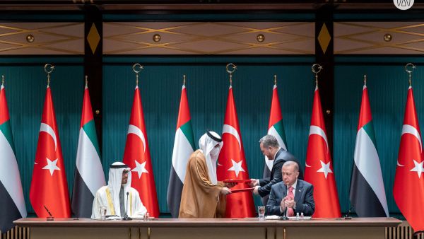 خلال الحدث مجموعة موانئ أبوظبي توقع اتفاقية شراكة استراتيجية مع صندوق الثروة السيادي التركي