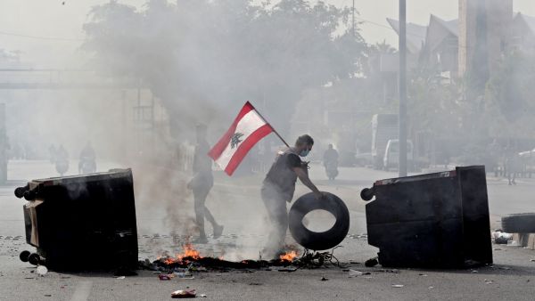 Lebanese protesters slam worsening living conditions 