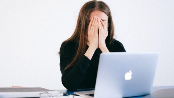 كيف نحافظ على الصحة العقلية في العمل؟