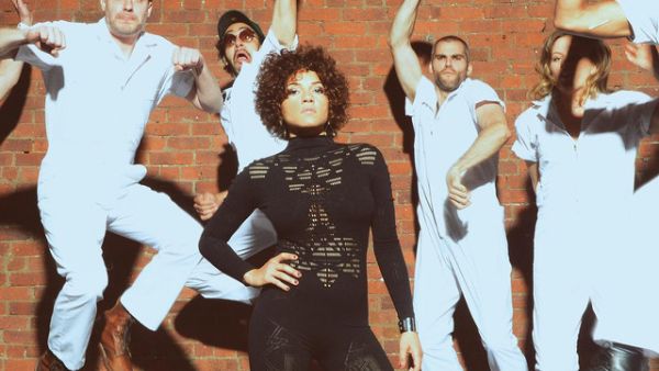 فرقة Brass Against