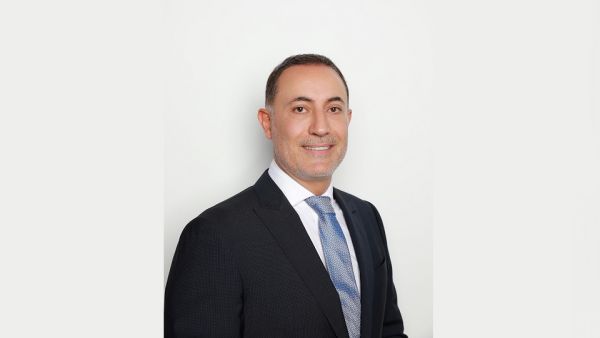 انضمام إخصائيين رائدين في طب العيون إلى قائمة الخبراء بمستشفى مورفيلدز  للعيون في دبي