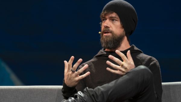 جاك دورسي الرئيس التنفيذي لتويتر يستقيل من منصبه 