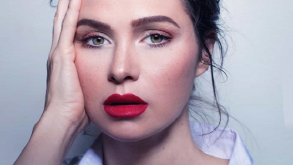 يسرا اللوزي