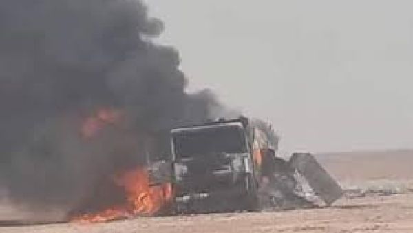 تدمير شاحنتين جزائريتين