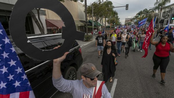 نظرية المؤامرة والجمهور الغبي