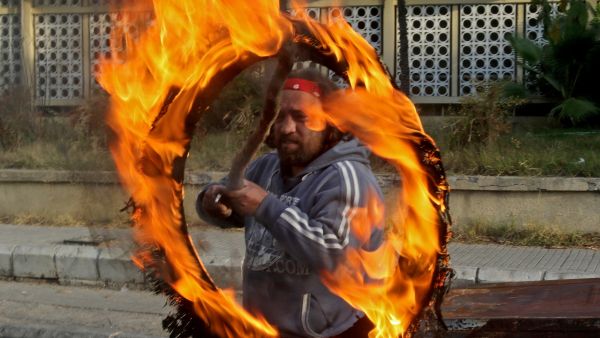 The new campaign is aimed at ending Lebanese political clashes