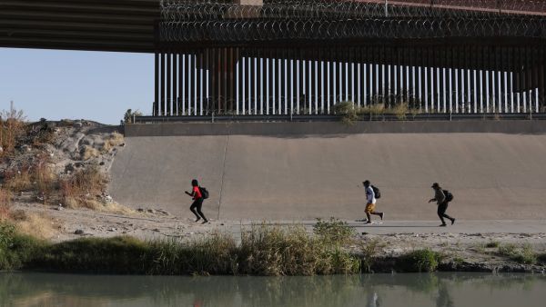 Haitian migrants to file a lawsuit against US over treatment on border