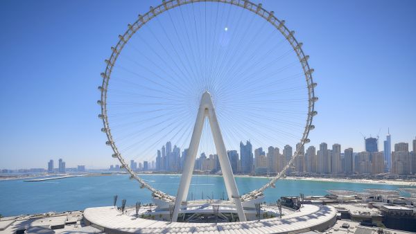 نجحت دو في توفير خدمات الاتصال المدعومة بشبكة الجيل الخامس في مقصورات عجلة "عين دبي" دو تمنح زوار عين دبي تجارب اتصال متميزة عبر شبكتها من الجيل الخامس
