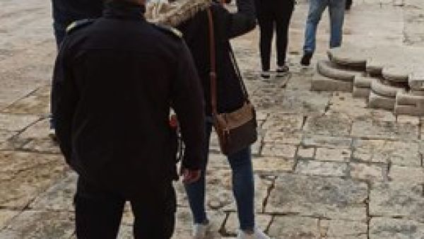 Jewish Israeli settlers in Al Aqsa Compound 