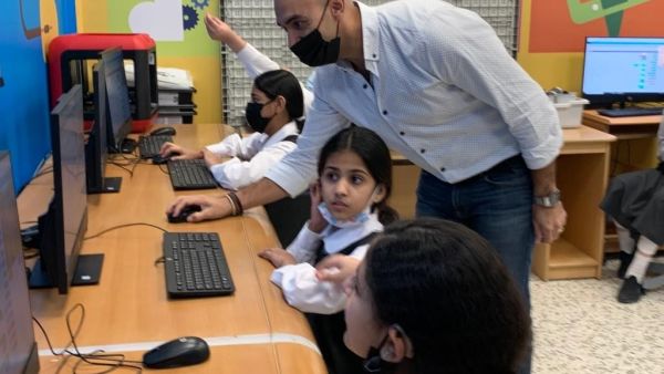 Microsoft Leads Coding Training for Students With Hearing Disabilities