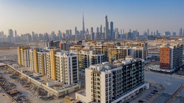 المطور يحقق ابتكارات أسرع، ويتعاون بشكل أكثر كفاءة مع شركائه، ويقدم قيمة أعلى من الموارد المتاحة بفضل تحوله الرقمي التحول الرقمي في عزيزي يرفع مستوى رضا المستخدمين النهائيين إلى 98%