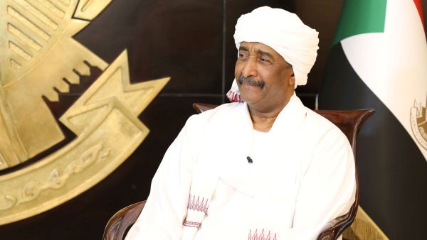 بعثات دبلوماسية تحرك الشارع السوداني