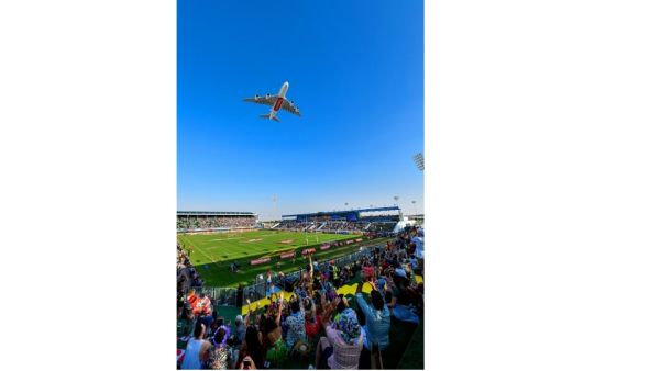 The Emirates A380 made its approach above the stadium to wow the crowds for the flypast at 1540hrs, cruising by at a gentle speed and an altitude of just 500 feet. Emirates A380 Soars Over the Sevens Stadium With Dazzling Flypast, To Celebrate the Uae’s 50th Jubilee
