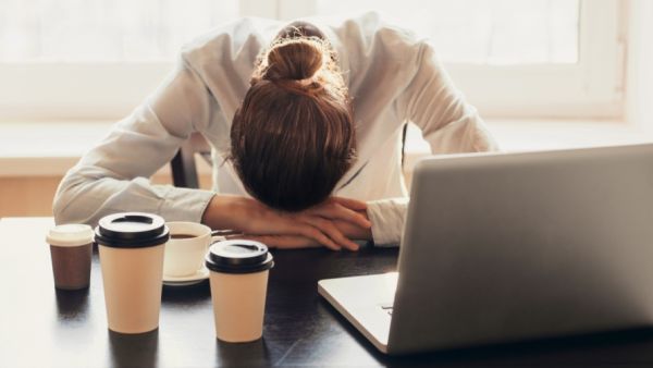 أسباب الشعور بالتعب بشكل دائم ومنتظم