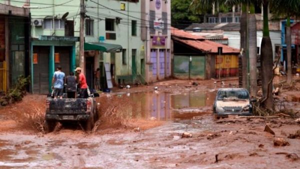 12 قتيلا في انهيارات أرضية بالبرازيل