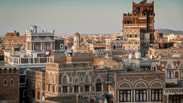 اليمن... في طلعة الشمس ما يغنيك عن زحل!