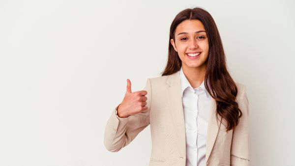 حظك اليوم مع توقعات الأبراج اليوم الإثنين 3 يناير/كانون الثاني 2022