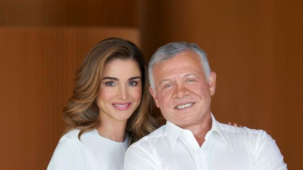 أجمل الصور الرومانسية تجمع بين الملك عبدالله وزوجته الملكة رانيا