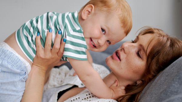 طبيب البوابة: مواليد عام كورونا الأقل تطوراً