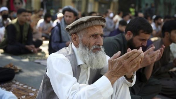 مصلون في أفغانستان