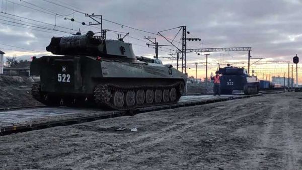 روسيا تعلن نهاية المناورات وسحب قوات من القرم