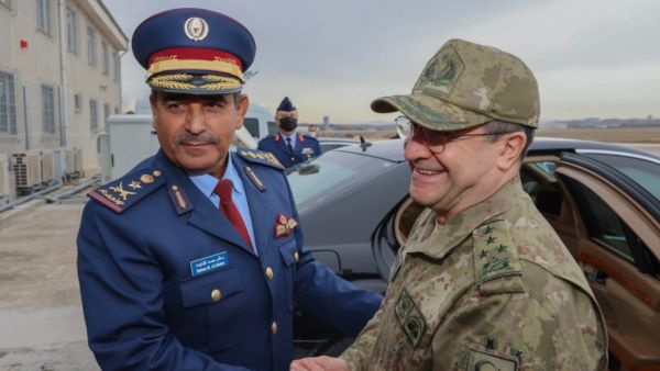 رئيس أركان القوات القطرية يزور قواعد عسكرية تركية