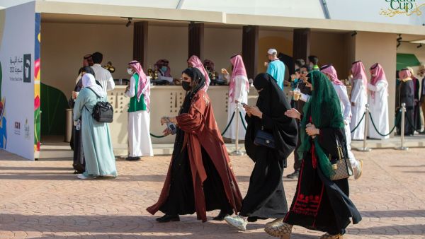 السعوديات يتألقن في كأس السعودية للخيل
