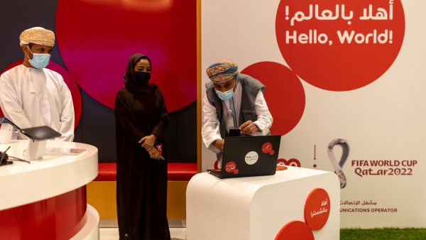 الفائزون في سحوبات Ooredoo لكرة القدم يتجهون إلى مانشستر لحضور أهم مباريات الموسم