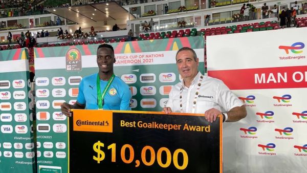 Edouard Mendy receives Best Goalkeeper Award . Continental Presents Best Goalkeeper Award At Totalenergies Africa Cup Of Nations 2021