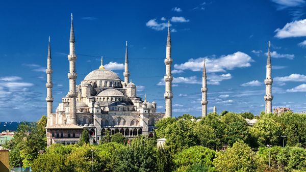 Istanbul offers a wonderful mix of Europe and Asia, with plenty of options for shopping, dining and sight-seeing. flydubai Operates To Two Airports In Istanbul