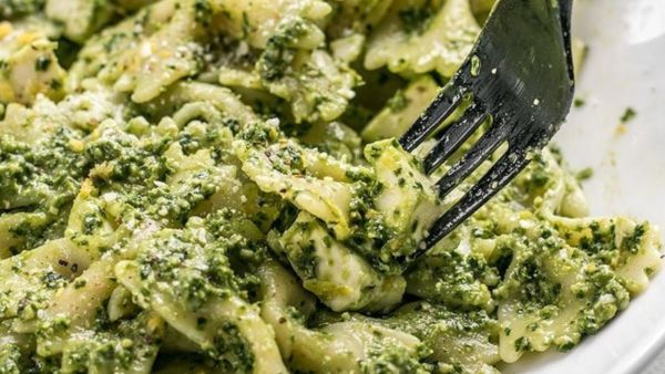 طبق الباستا بالكايل والبيستو