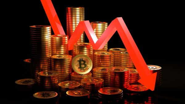 أسعار العملات الرقمية: البيتكوين ينخفض إلى 35 ألف دولار