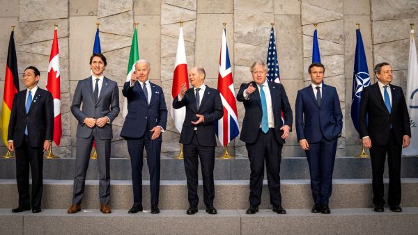  دعا الزعماء الدول المنتجة للنفط والغاز إلى التصرف بمسؤولية