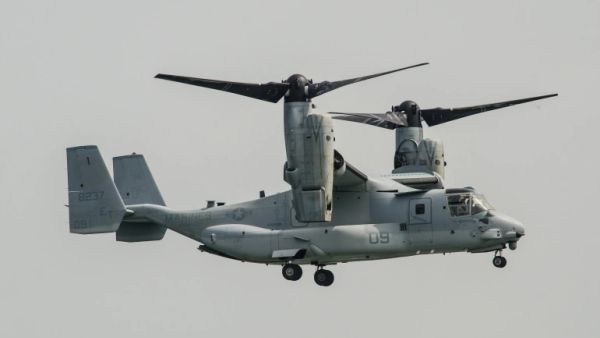 الطائرة الأميركية المتحطمة من طراز إم في-أوسبري وهي تابعة لمشاة البحرية