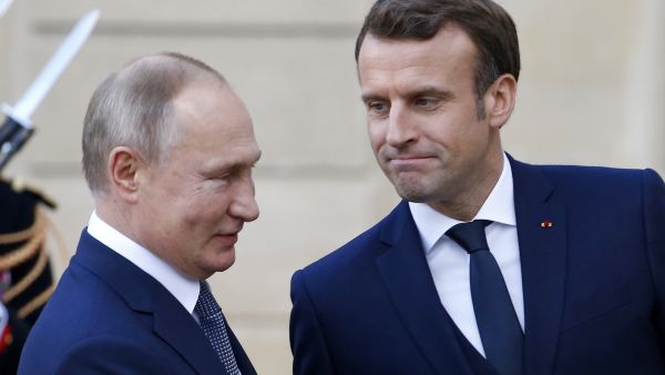 ماكرون يهاتف بوتين مجددا ويطلب منه وقف إطلاق النار