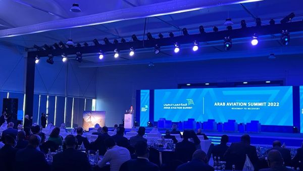 قمة العرب للطيران 2022 تؤكد ضرورة تظافر الجهود دعماً لتعافي قطاع الطيران والسياحة
