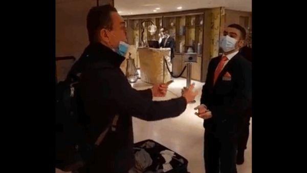 فندق شهير يتهم رجل أعمال لبناني بسرقة "منشفة"
