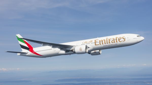 أعادت طيران الإمارات تشغيل طائراتها الإيرباص A380 بين دبي ومومباي خلال مارس الجاري ليعود هذا الطراز المُفضّل لدى المُسافرين للعمل على رحلات الناقلة إلى الهند طيران الإمارات تُعيد رحلاتها إلى الهند لمستويات ما قبل الجائحة