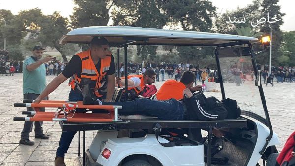 شرطة الاحتلال تقتحم باحات المسجد الأقصى