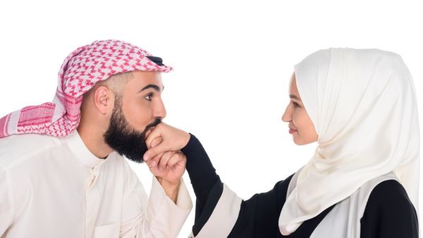 ما حكم تقبيل الزوج لزوجته في رمضان؟ ما حكم تقبيل الزوج لزوجته في رمضان؟