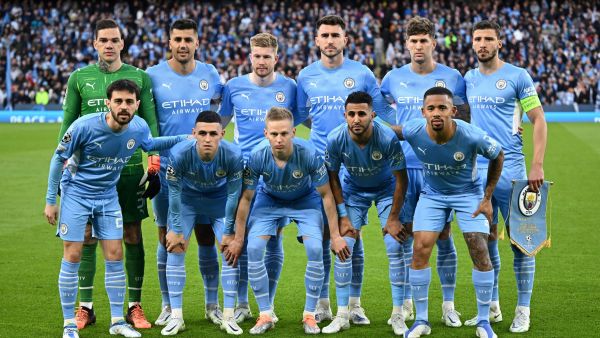 فريق مانشستر سيتي يضم 6 لاعبين من القائمة (المصدر: أ ف ب)