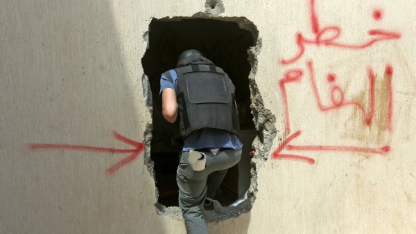 Libya: Landmines, Other War Hazards, Killing Civilians (HRW)